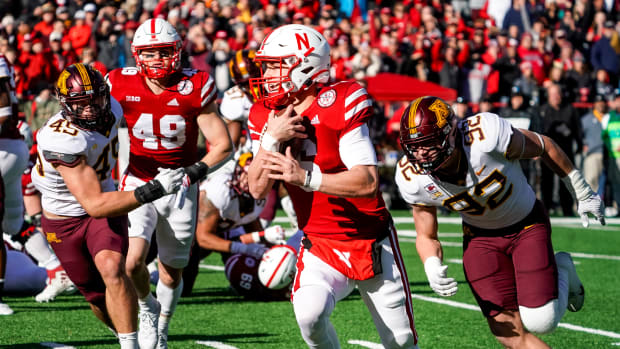 Chubba Purdy TD run 2022 Nebraska vs Minnesota football 1Q USATSI_19364546